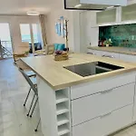 Blue House 1ª Linea Playa Апартаменты Торевьиа